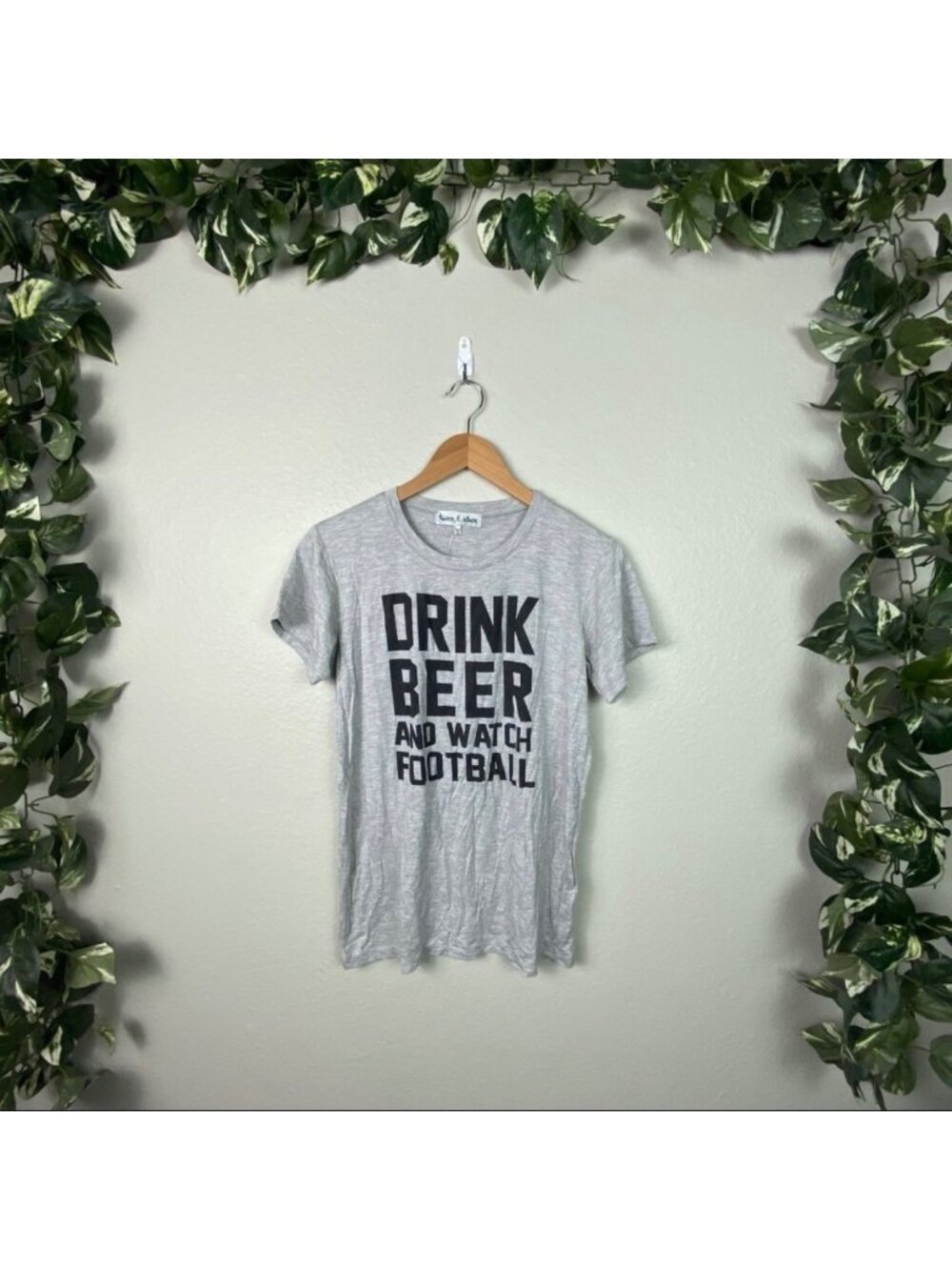 Twine & Stark Buckle Drinking Graphic Short Sleeve Shirt NWT Women’s Size XS